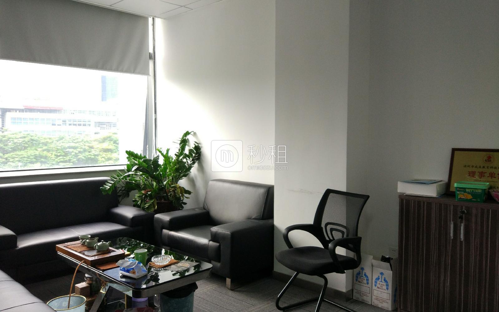国人通信大厦写字楼出租327平米精装办公室118元/m².月