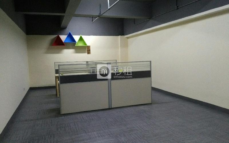 甲岸科技园写字楼出租73平米简装办公室70元/m².月