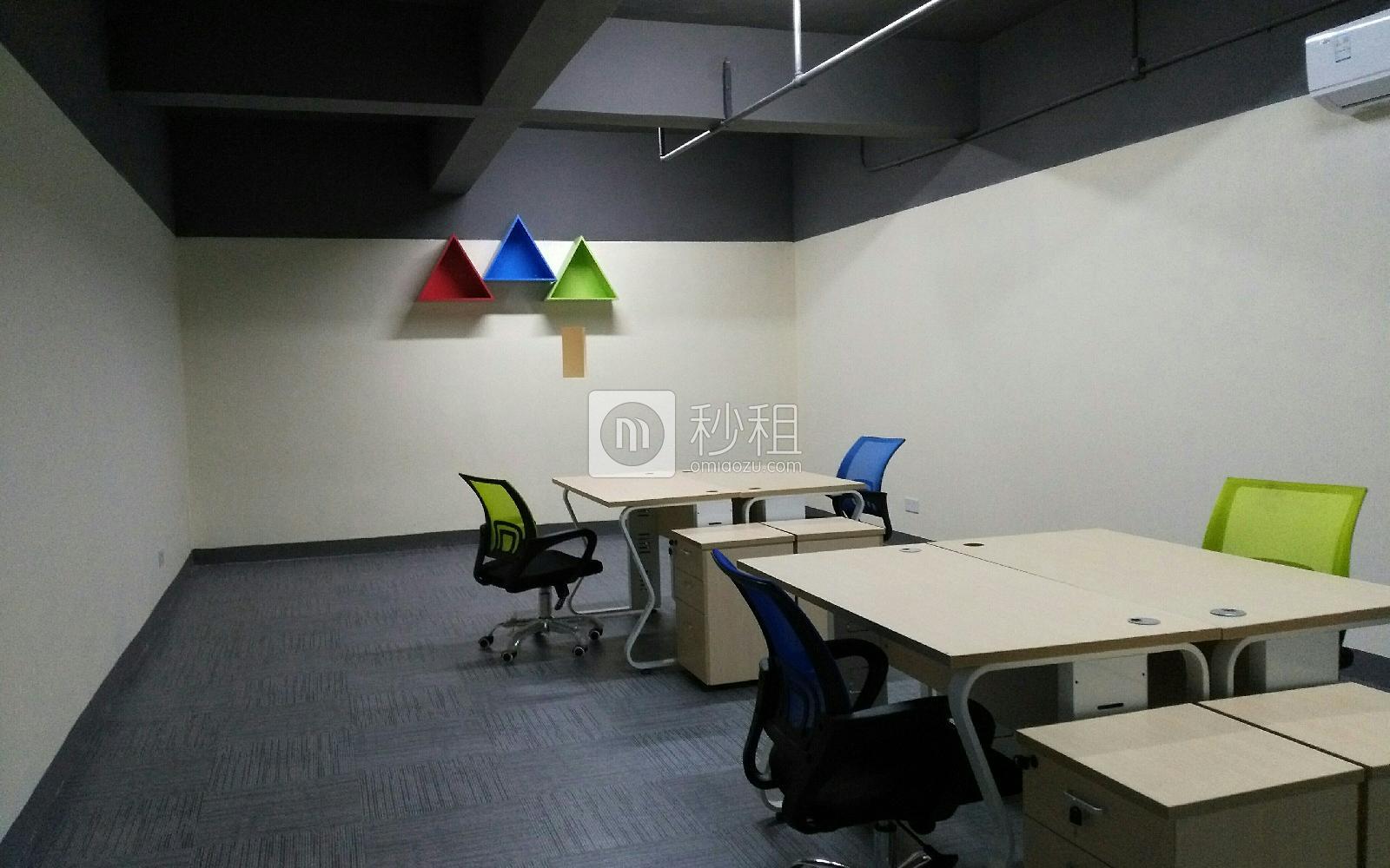 甲岸科技园写字楼出租35平米简装办公室70元/m².月