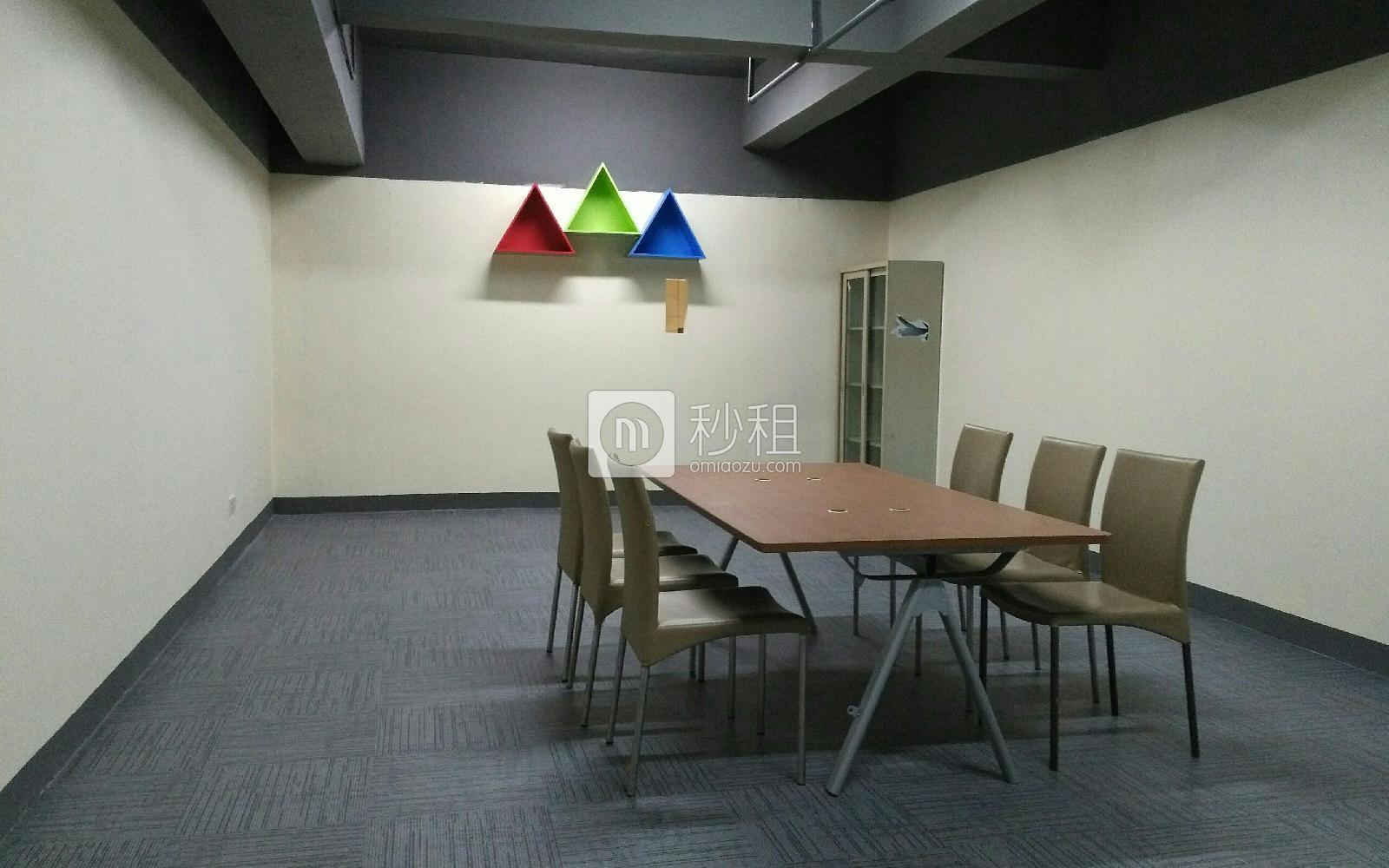 甲岸科技园写字楼出租35平米简装办公室69元/m².月