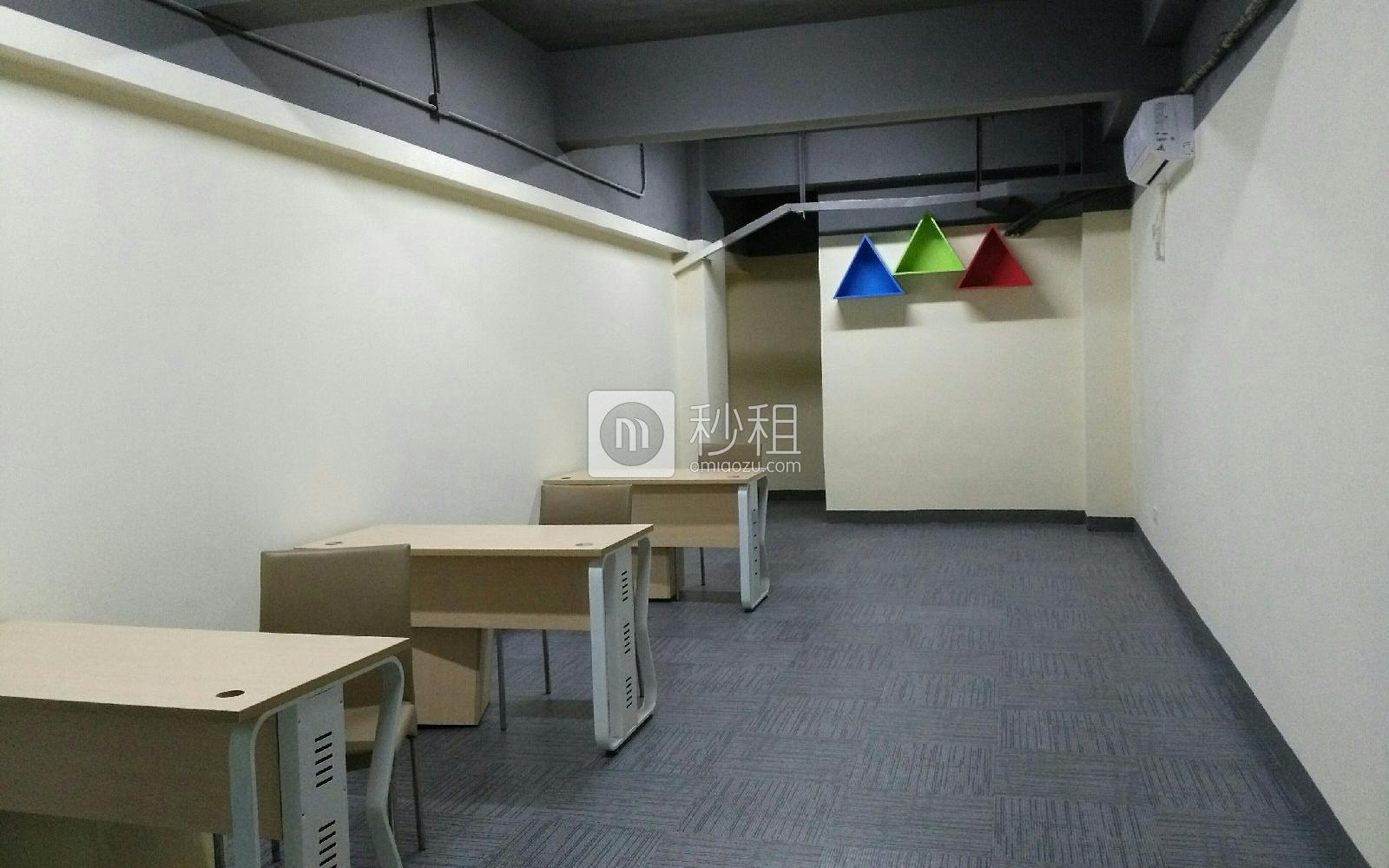 甲岸科技园写字楼出租25平米简装办公室70元/m².月