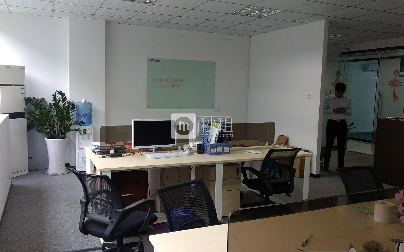 南山软件园写字楼出租158平米简装办公室118元/m².月