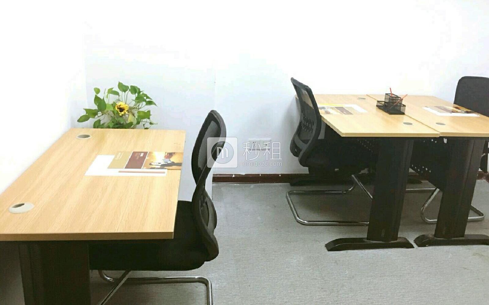 群星广场-企创商务中心	写字楼出租10平米精装办公室2200元/间.月