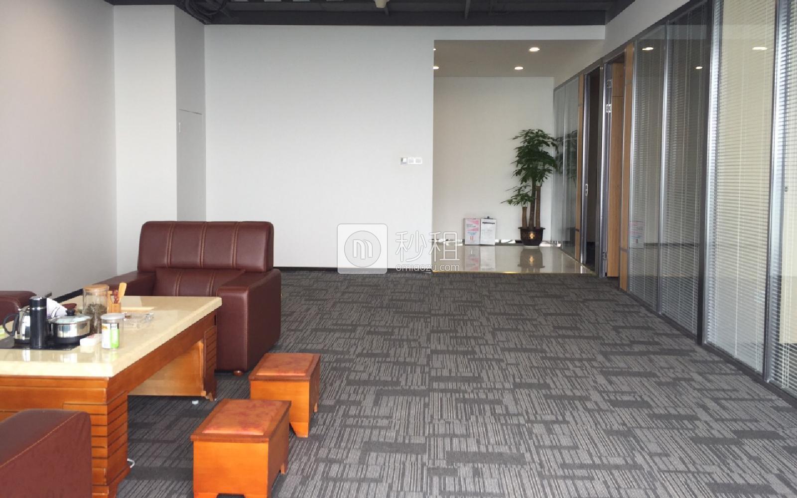 天安云谷		写字楼出租190平米豪装办公室95元/m².月