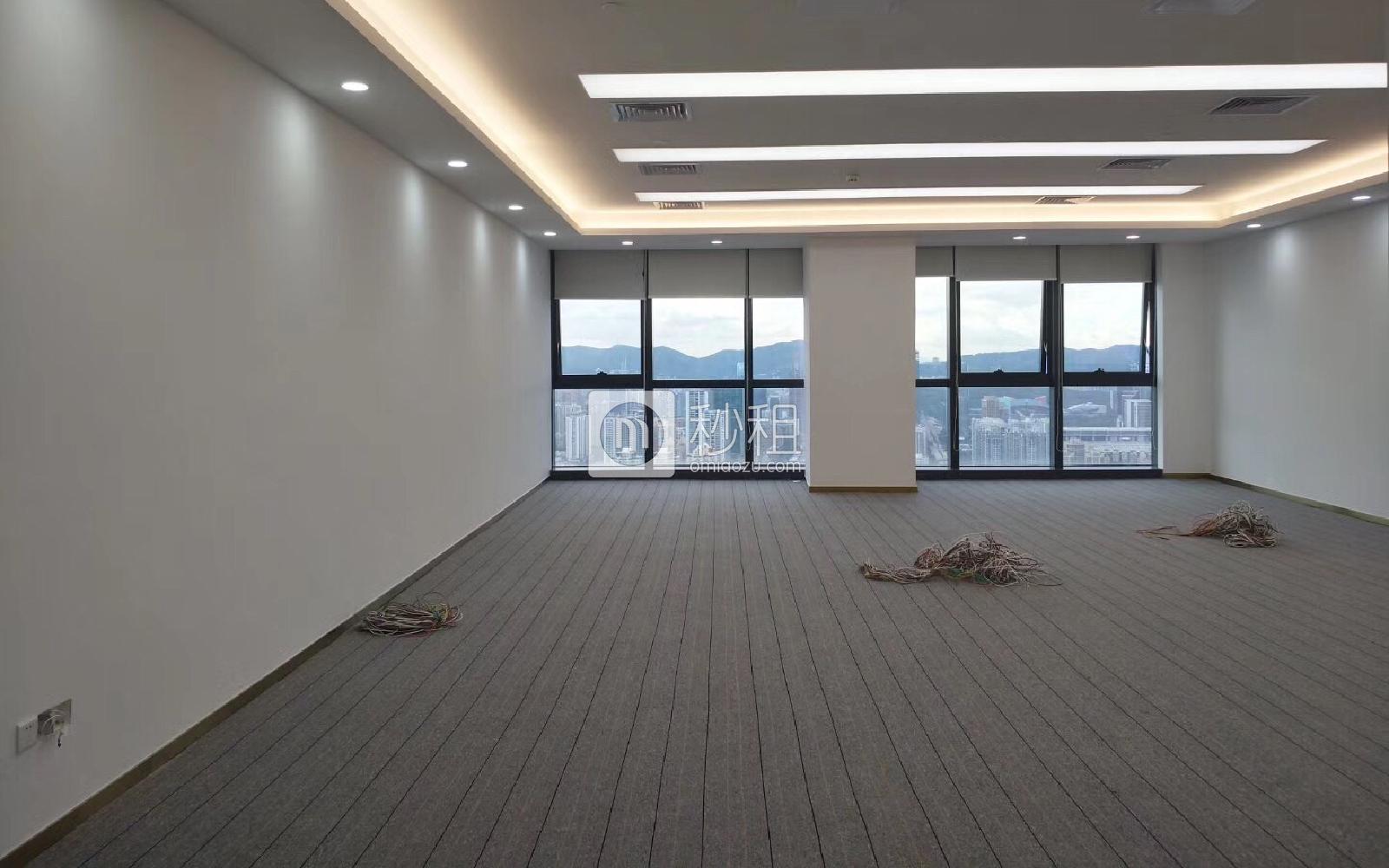 长富金茂大厦写字楼出租580平米精装办公室158元/m².月