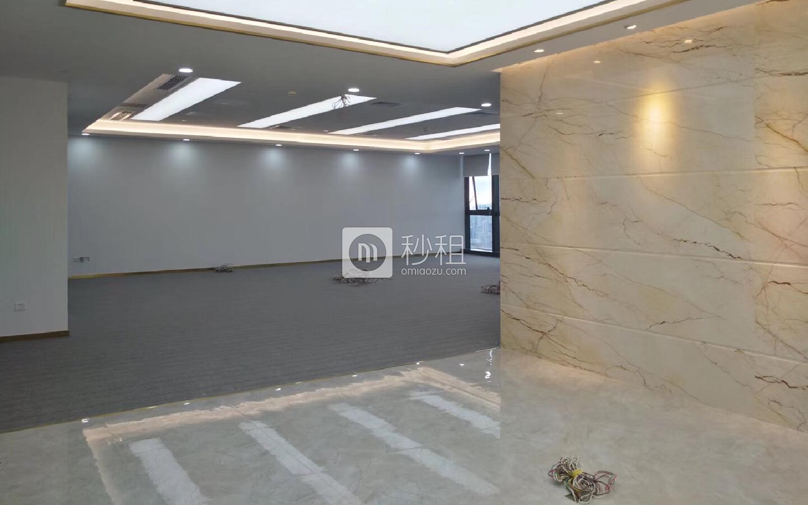 长富金茂大厦写字楼出租580平米精装办公室158元/m².月
