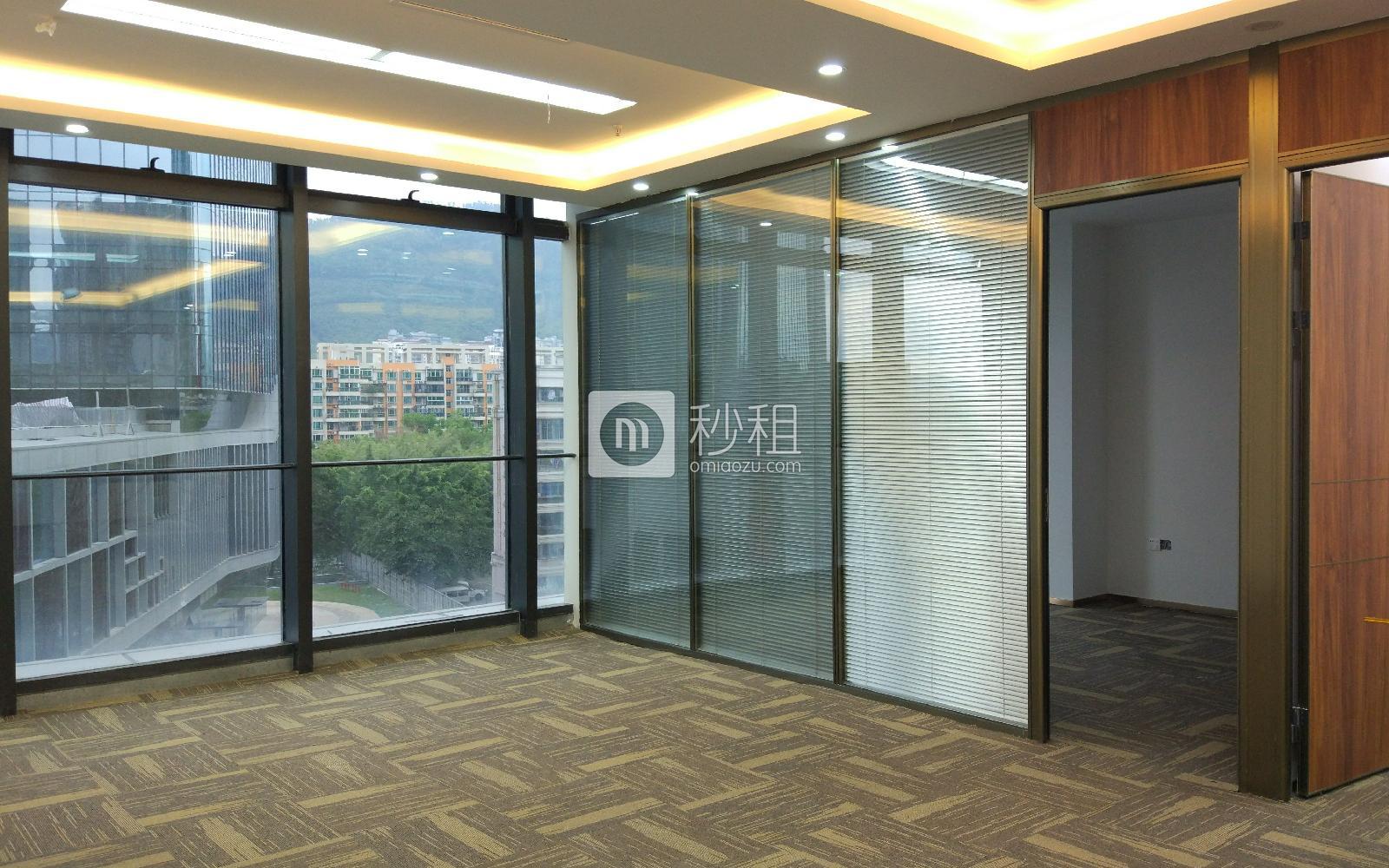 方大城写字楼出租156平米精装办公室155元/m².月