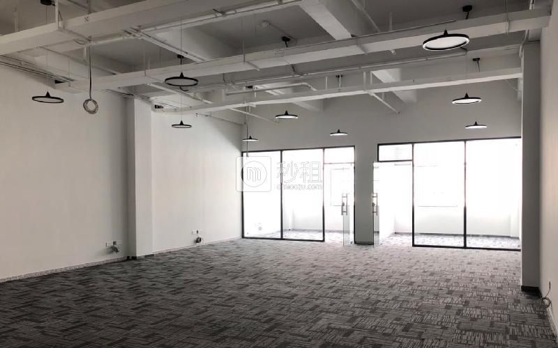 新天下工业城写字楼出租350平米简装办公室75元/m².月