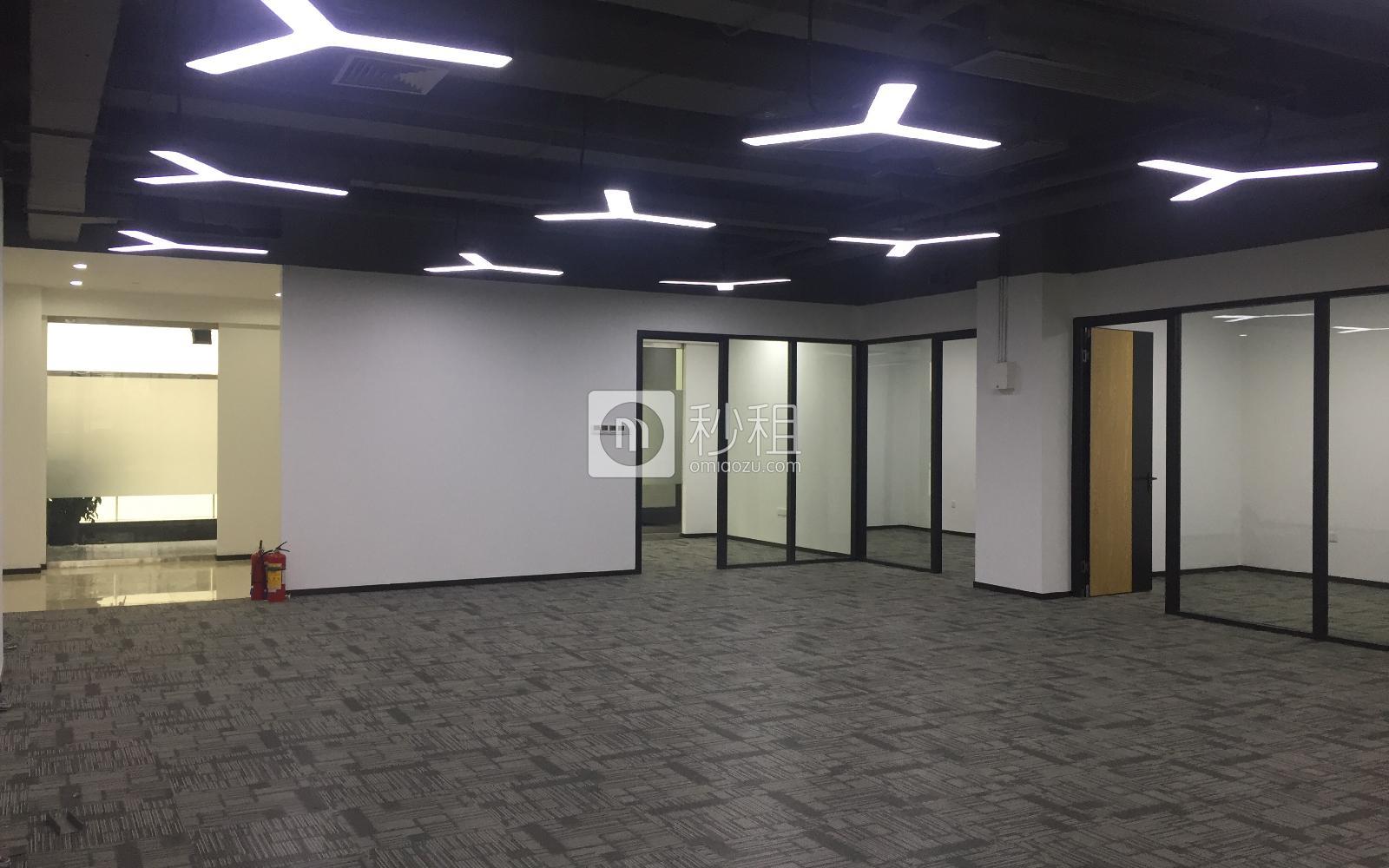TCL大厦写字楼出租429平米精装办公室135元/m².月