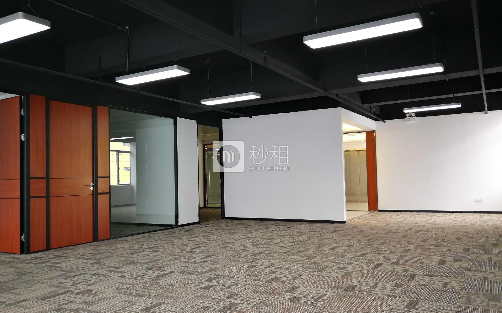 长园新材料港写字楼出租308平米精装办公室95元/m².月