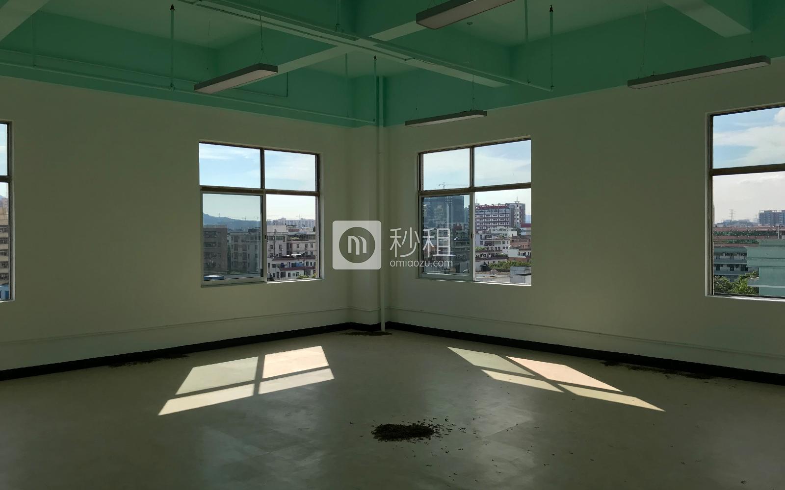 潮loft创意产业园	写字楼出租125平米精装办公室45元/m².月