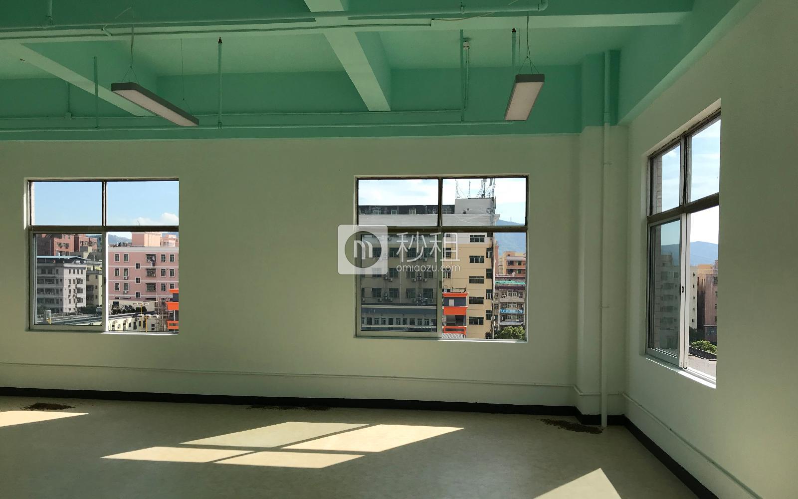 潮loft创意产业园	写字楼出租125平米精装办公室45元/m².月