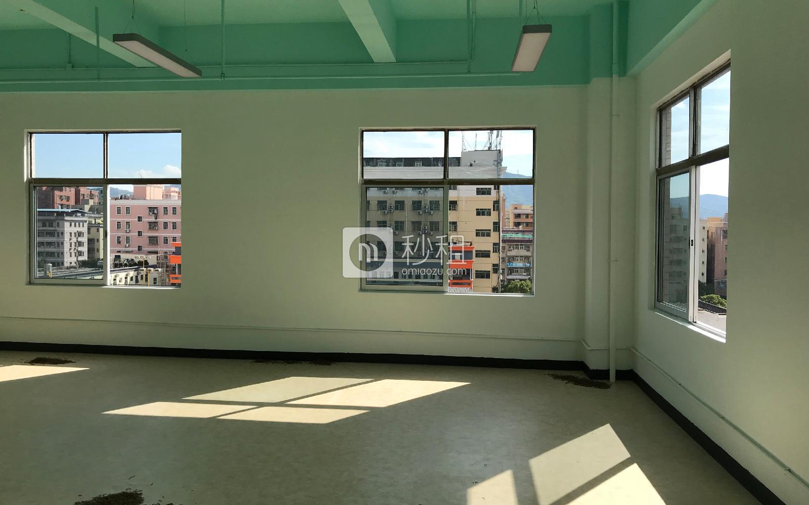 潮loft创意产业园	写字楼出租125平米精装办公室40元/m².月