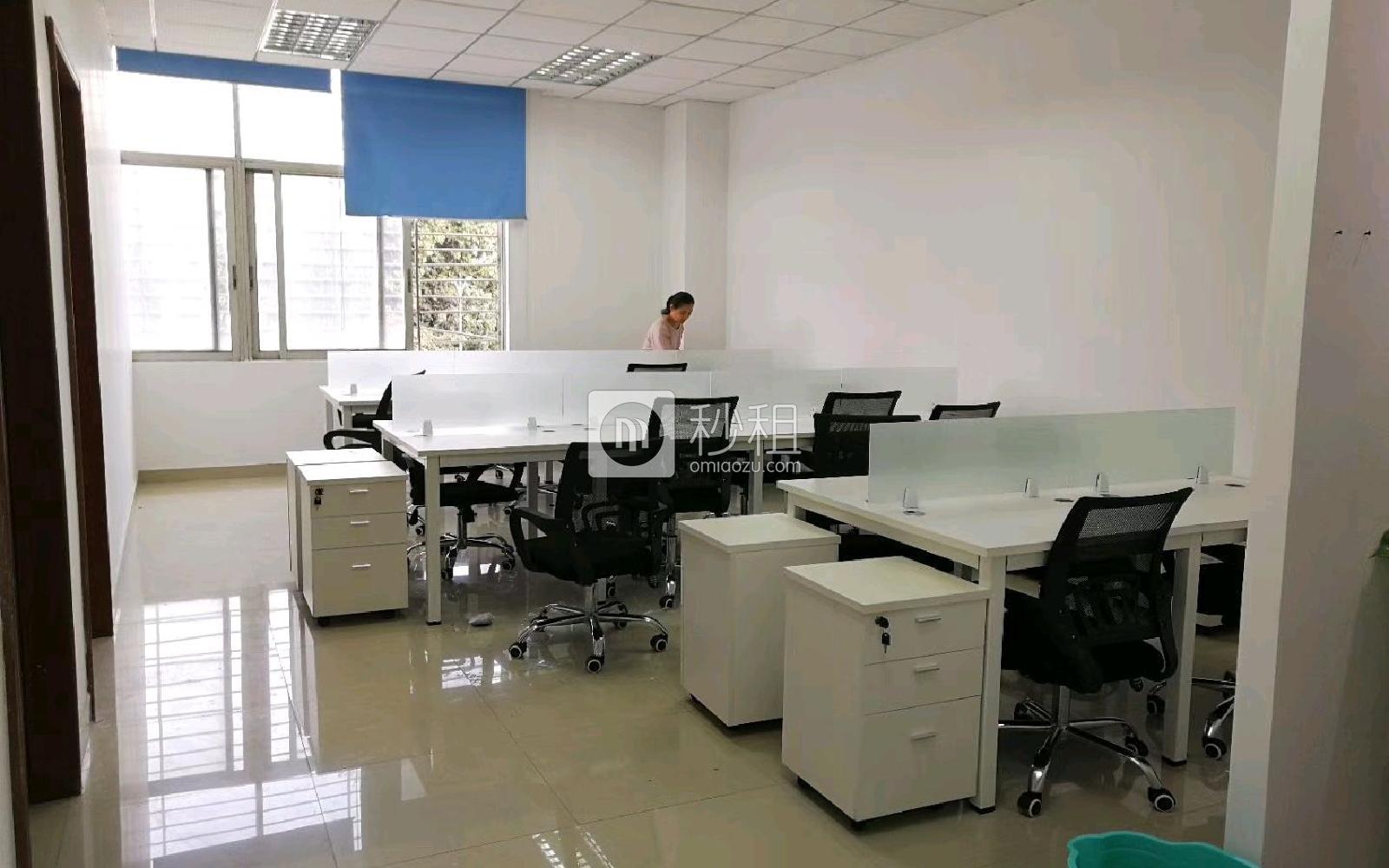 云创空间写字楼出租136平米精装办公室65元/m².月