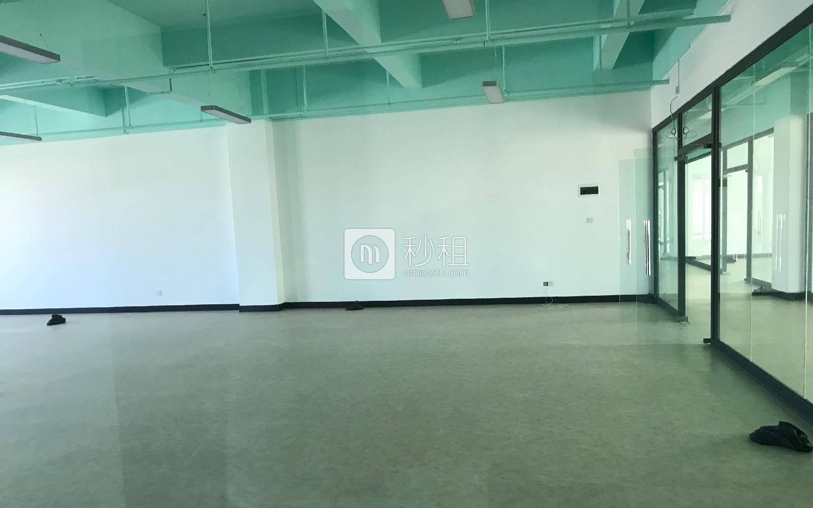 潮loft创意产业园写字楼出租125平米精装办公室45元/m².月