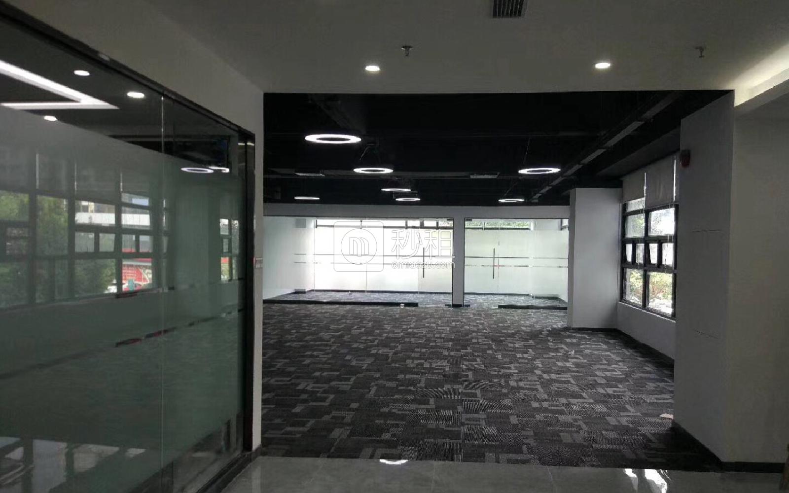 深圳软件园T3写字楼出租430平米精装办公室125元/m².月