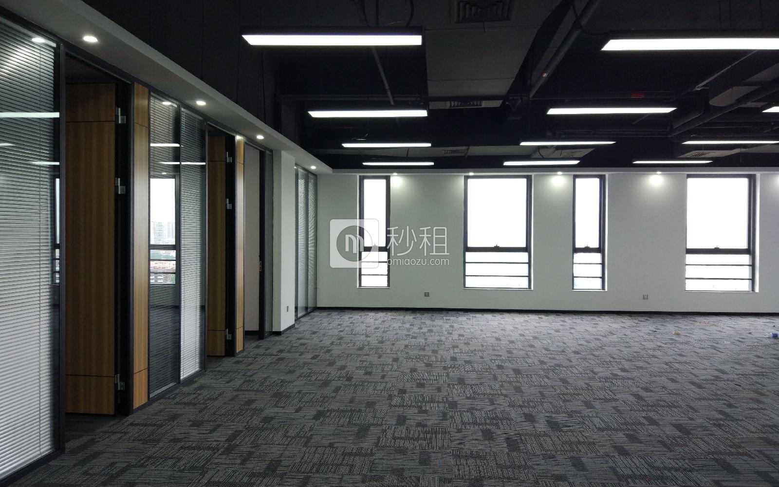 TCL科学园国际E城写字楼出租489平米精装办公室98元/m².月