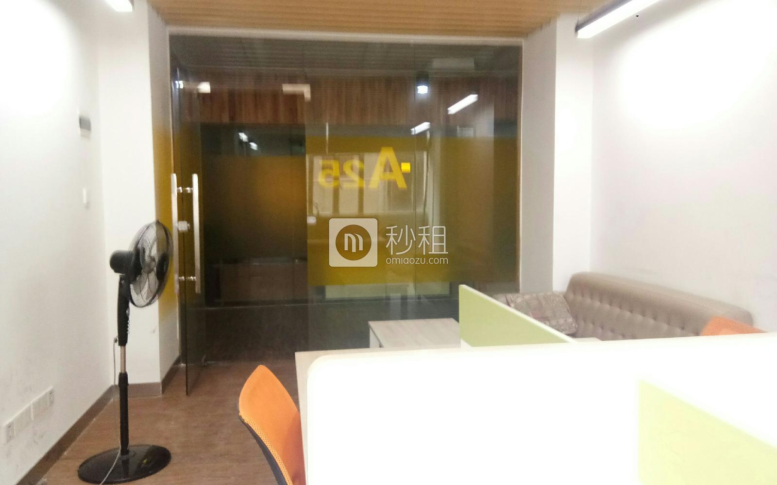 德冠廷-创客汇-富源海滨大厦写字楼出租60平米精装办公室4200元/间.月