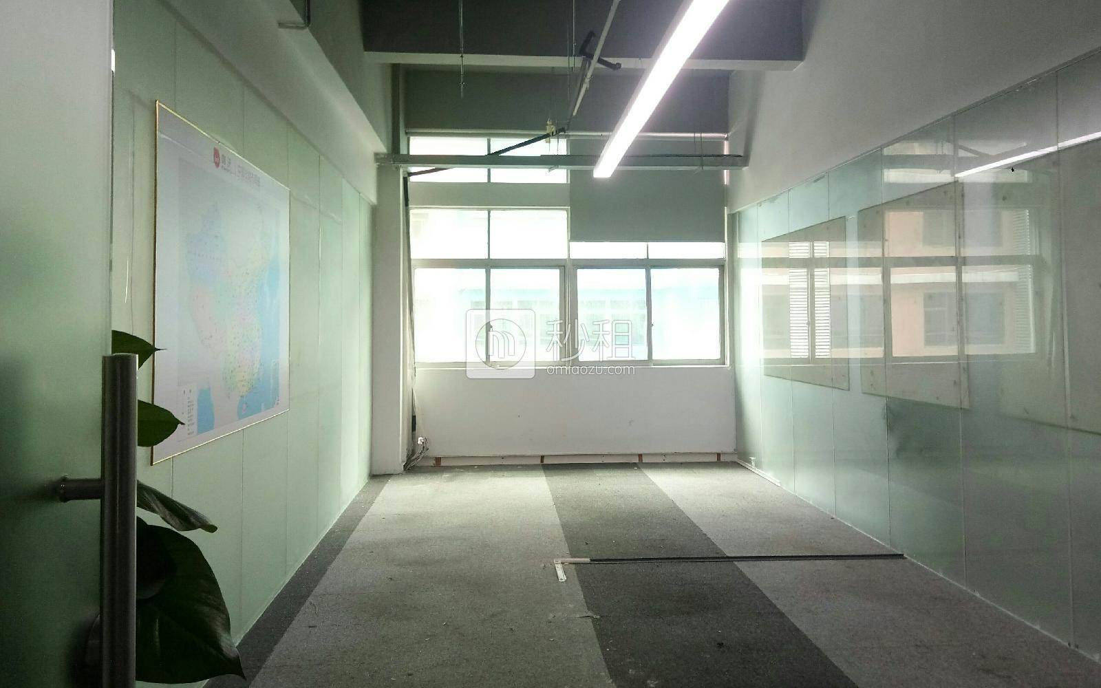广兴源互联网创意园写字楼出租305平米精装办公室80元/m².月