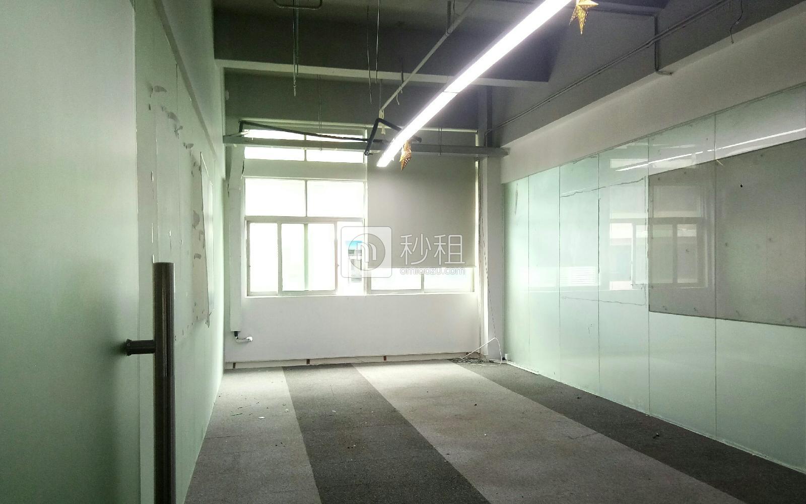 广兴源互联网创意园写字楼出租305平米精装办公室80元/m².月