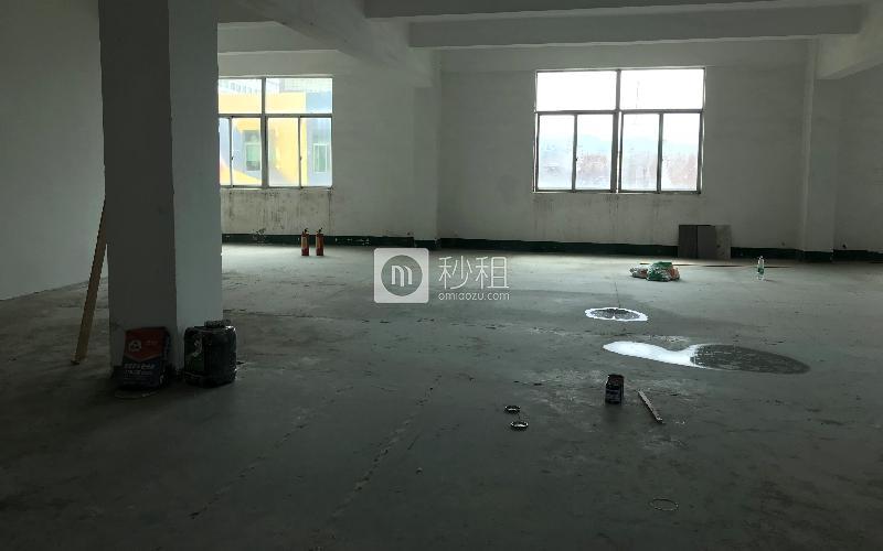 裕兴科技工业园写字楼出租289平米简装办公室40元/m².月