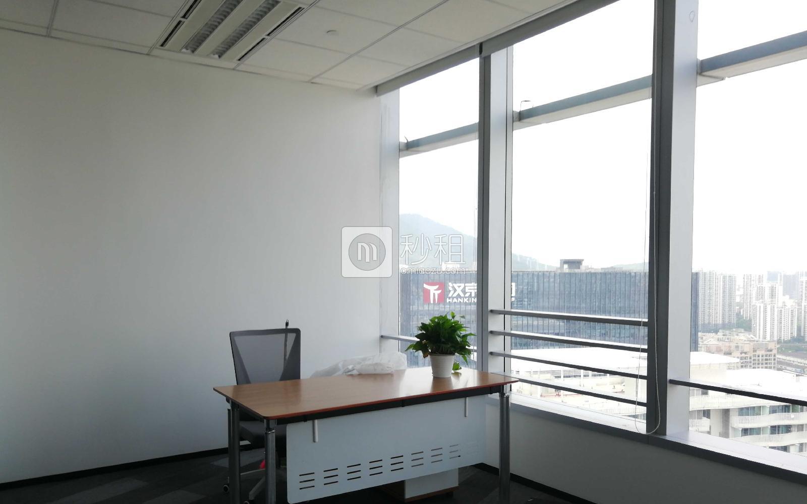 来福士广场写字楼出租176平米精装办公室64300元/间.月