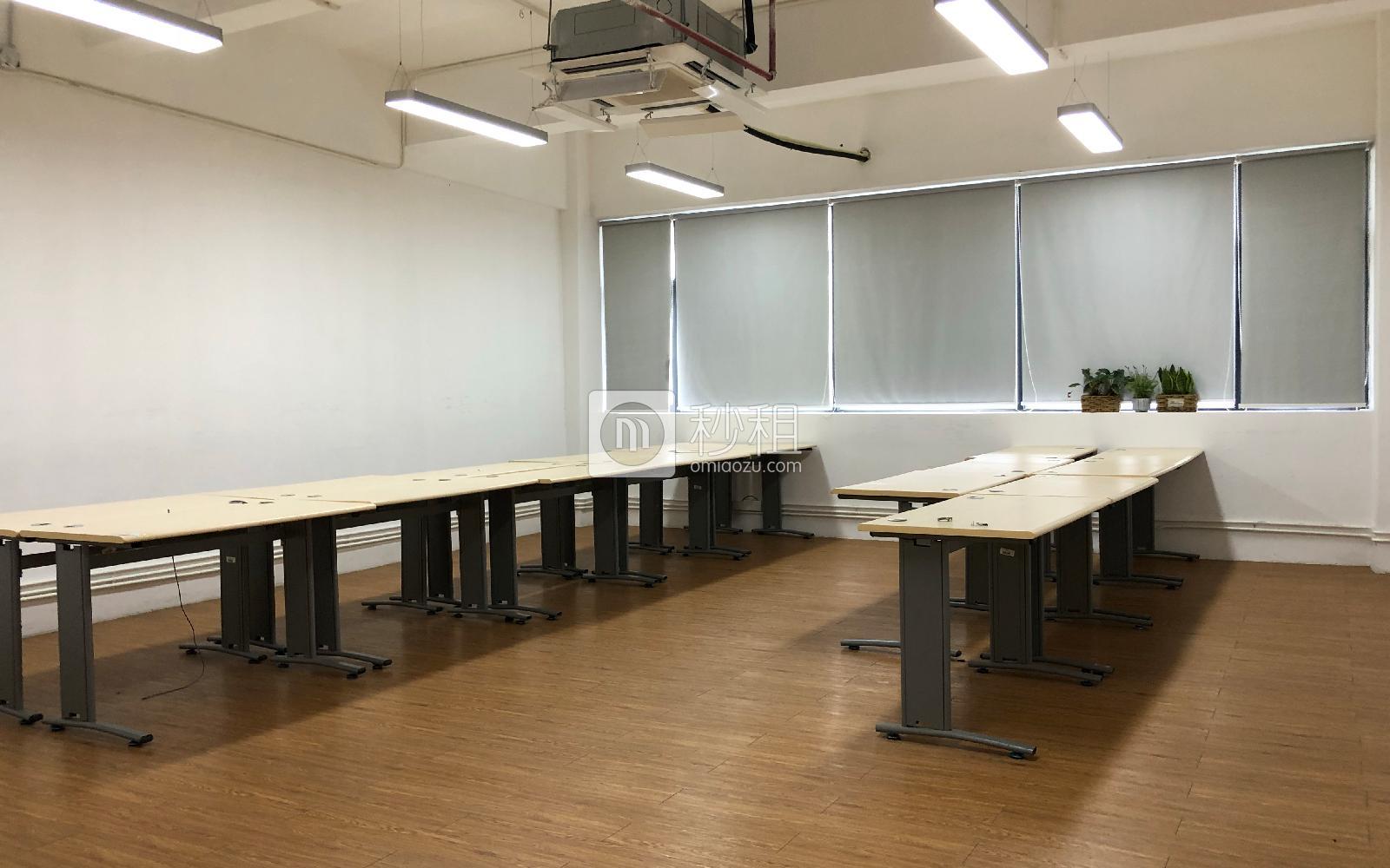 众里创业社区（兴东）写字楼出租150平米精装办公室90元/m².月