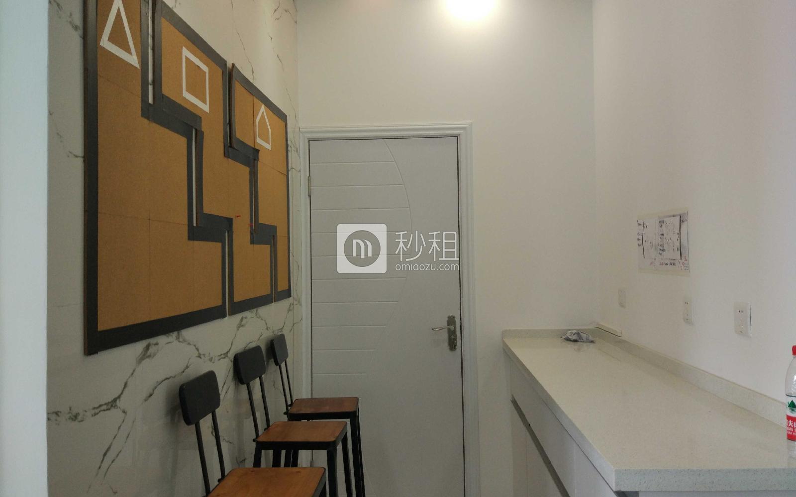深圳北理工创新大厦写字楼出租378平米精装办公室130元/m².月