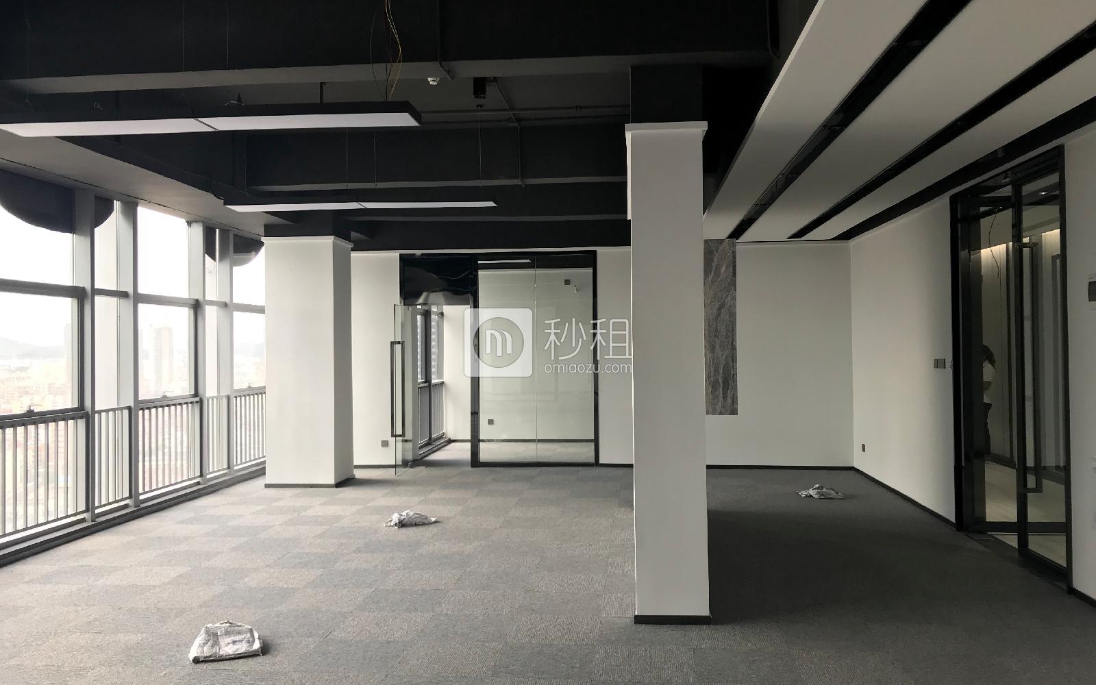 花样年龙年广场写字楼出租446平米精装办公室80元/m².月