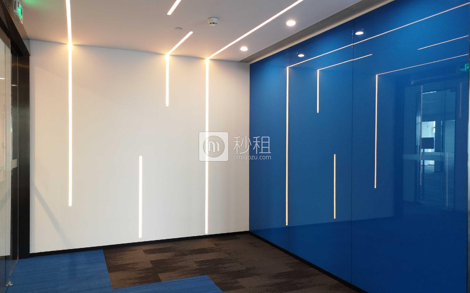 来福士广场写字楼出租584平米精装办公室200元/m².月