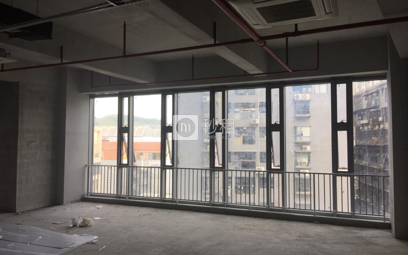 赛格ECO中心写字楼出租136平米毛坯办公室110元/m².月