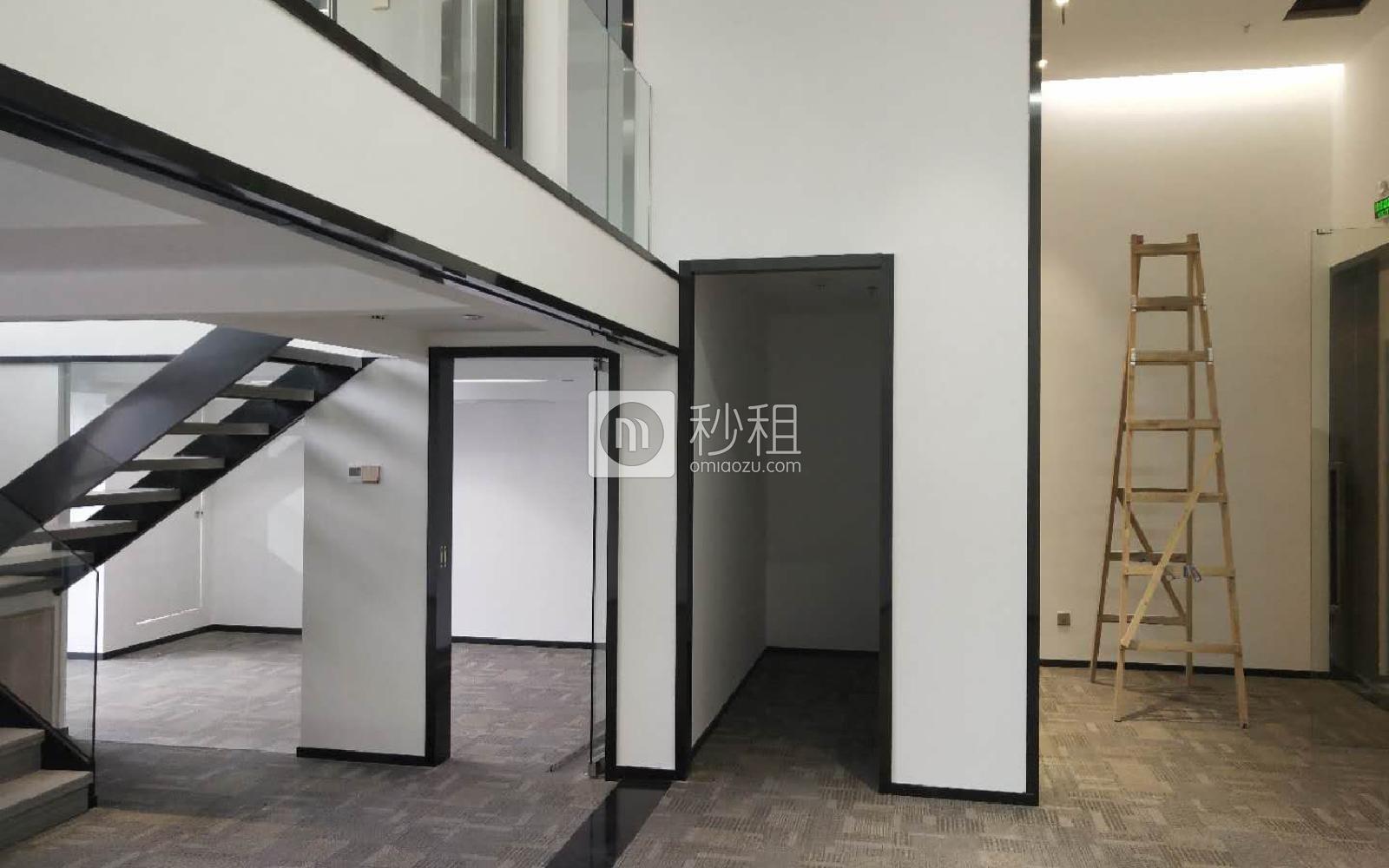 花样年龙年广场写字楼出租163平米精装办公室80元/m².月