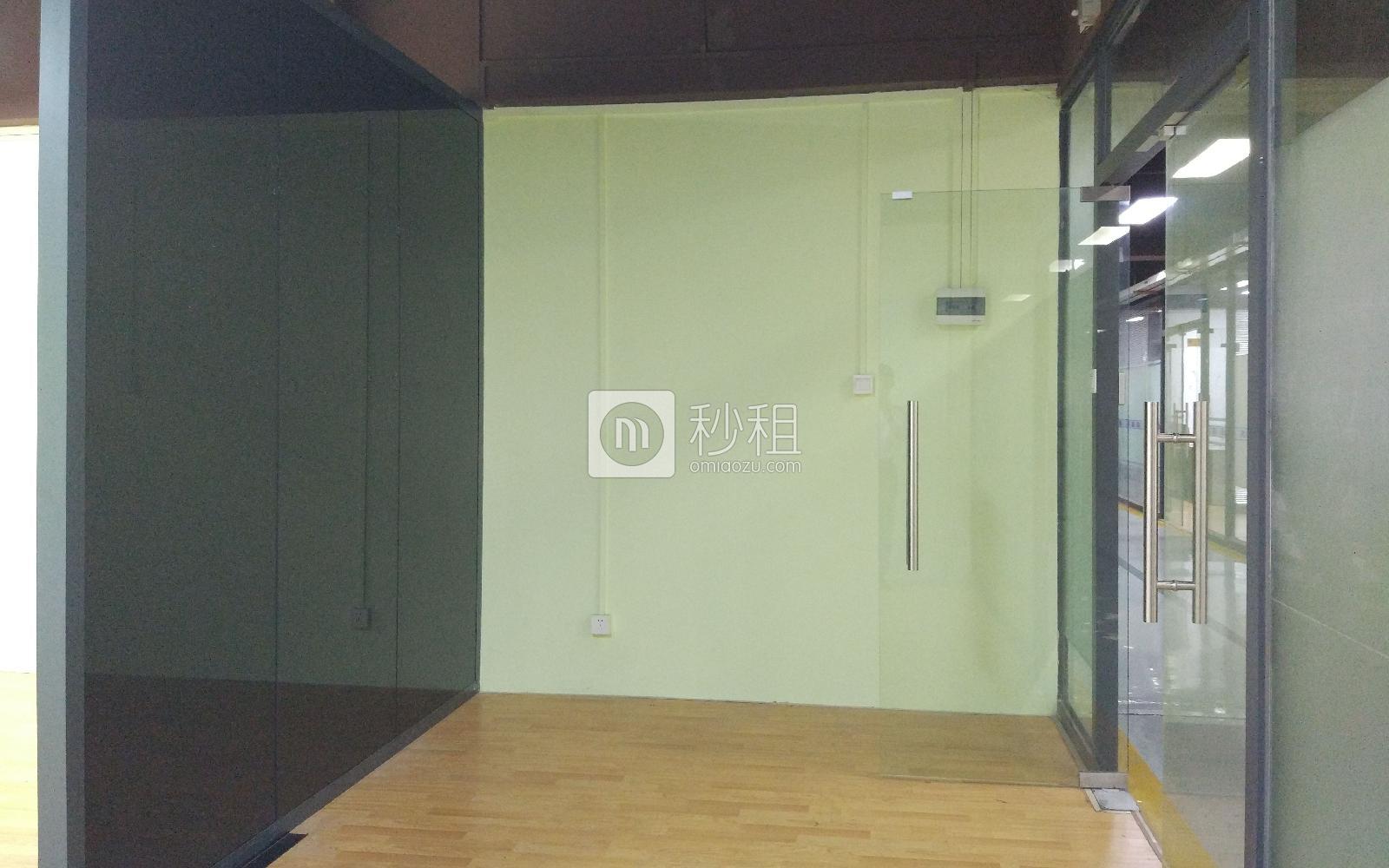 南山云谷创新产业园（二期）写字楼出租100平米精装办公室70元/m².月