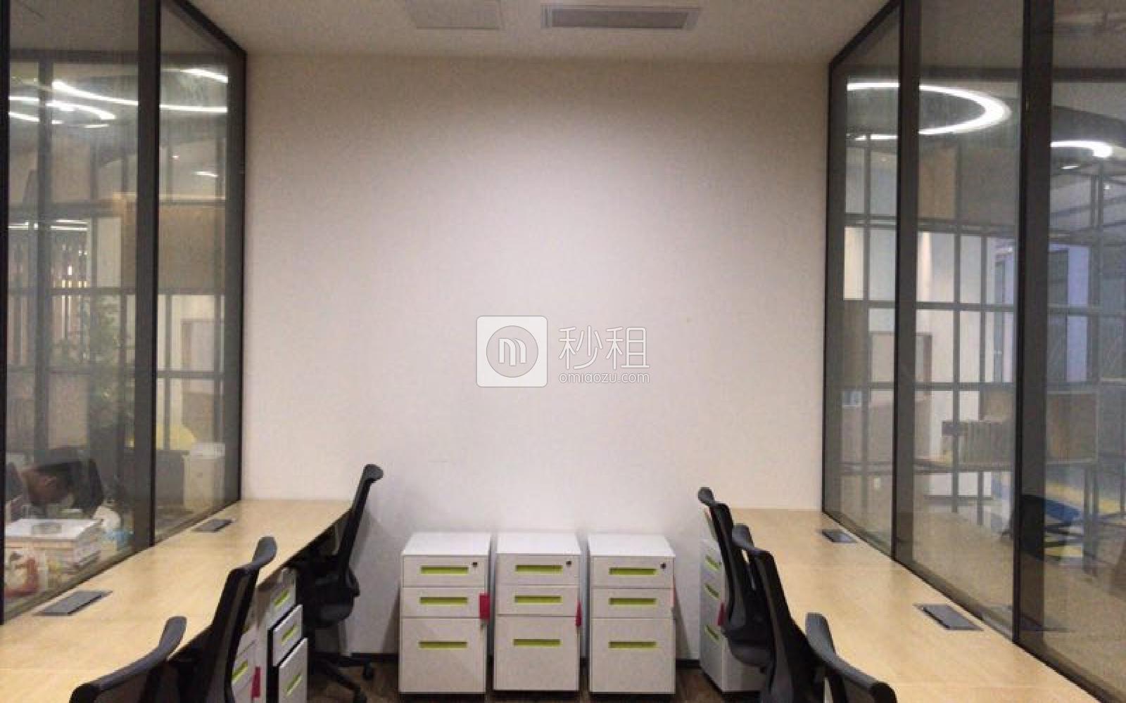 U&P联合工社-新视艺创客公园写字楼出租401平米精装办公室1800元/工位.月