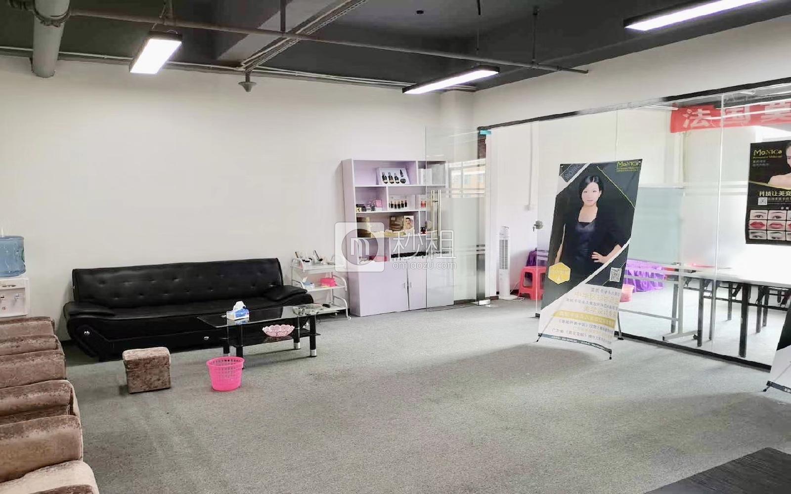 泽润中心写字楼出租146平米简装办公室53元/m².月