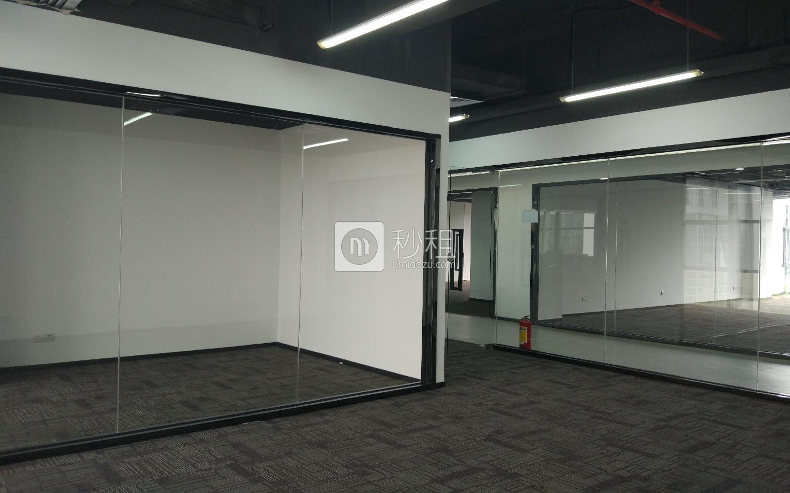 高北十六写字楼出租102平米精装办公室110元/m².月