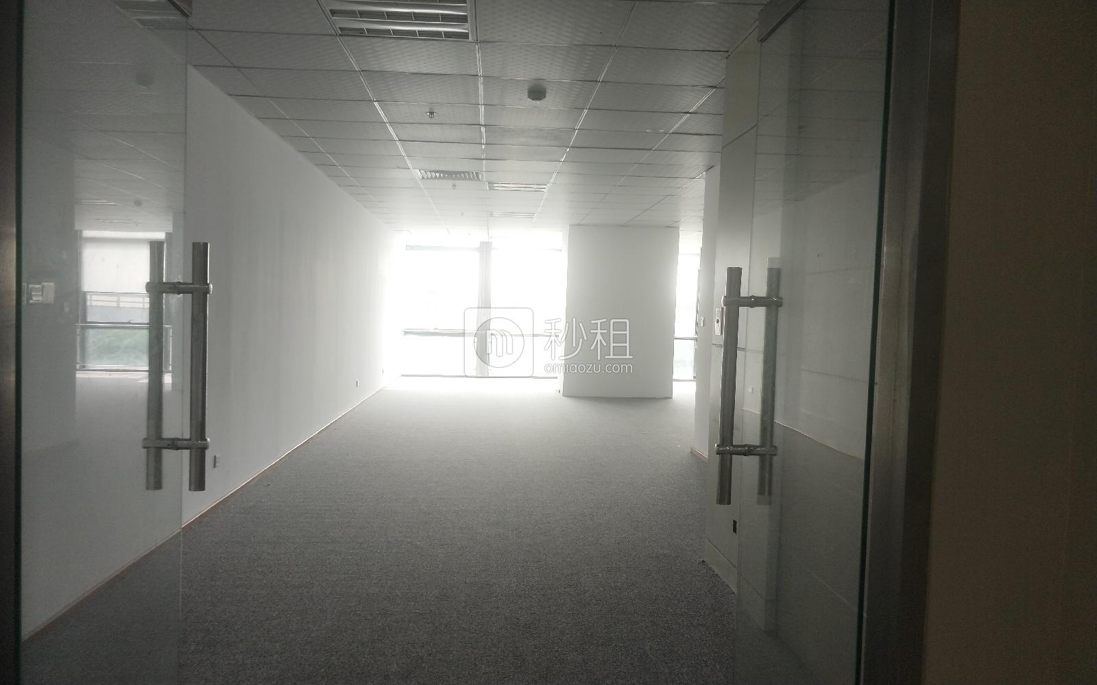 深圳西部硅谷写字楼出租175平米简装办公室42元/m².月
