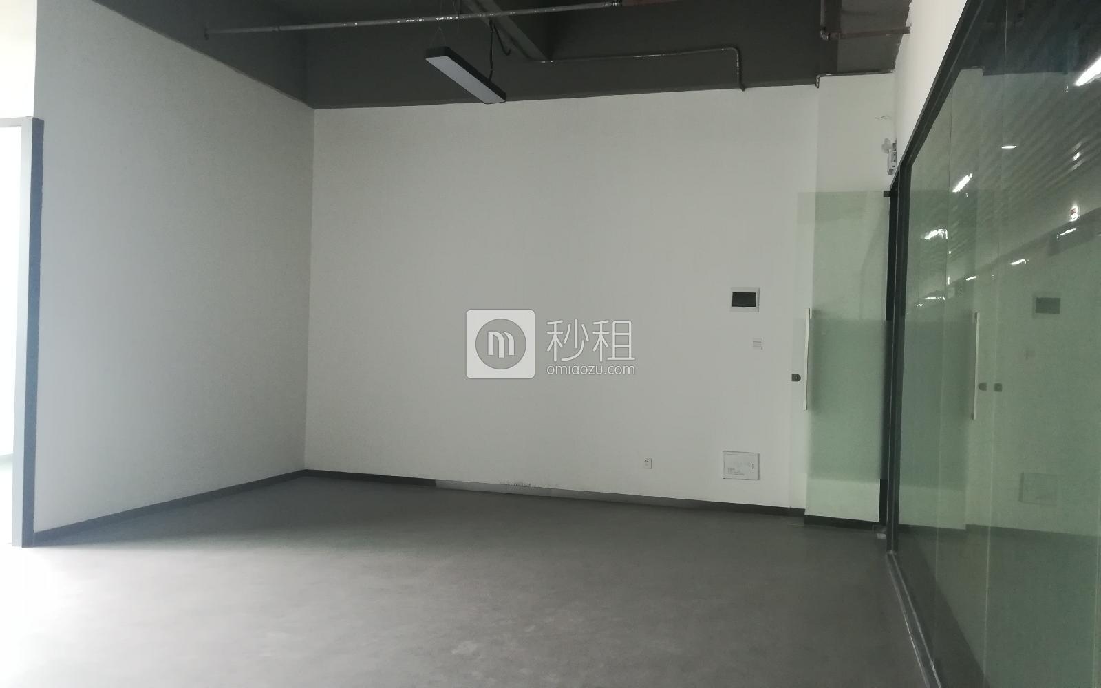智工小镇写字楼出租142平米精装办公室65元/m².月