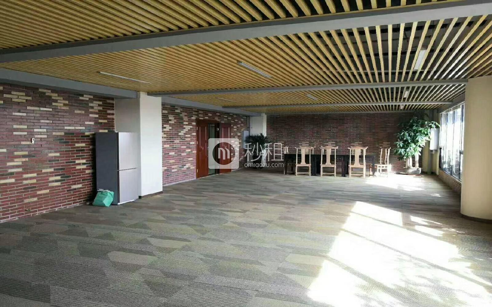 国汇通商贸中心写字楼出租1500平米精装办公室45元/m².月