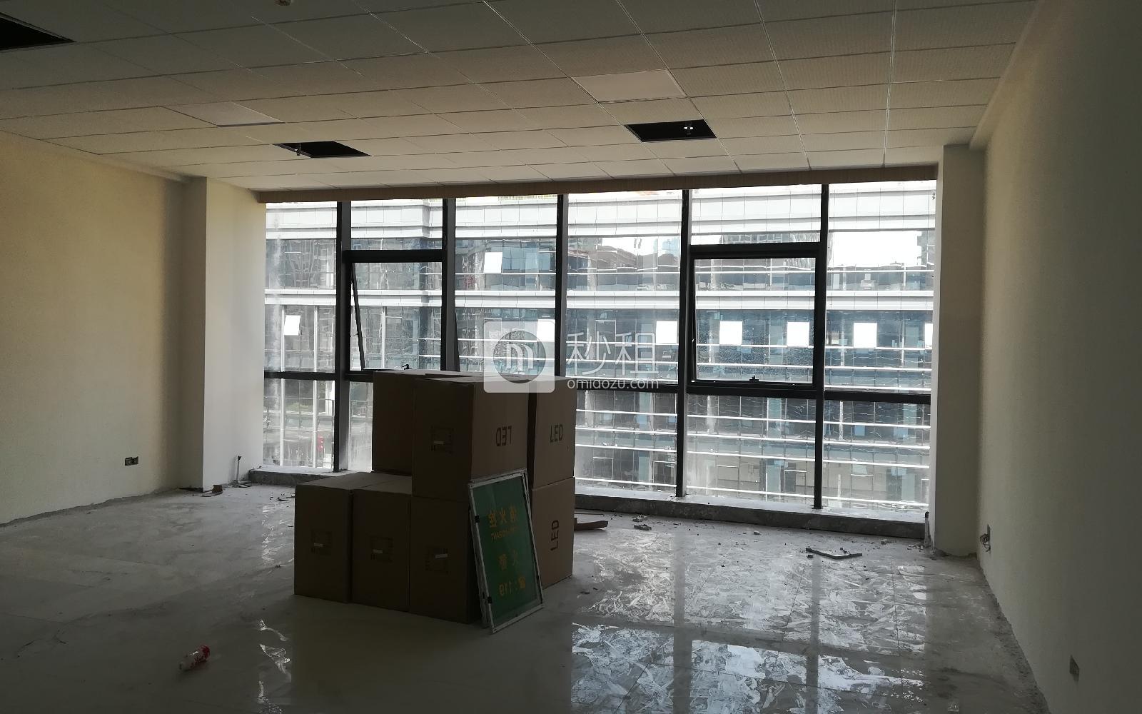 华美居商务中心写字楼出租121平米精装办公室93元/m².月