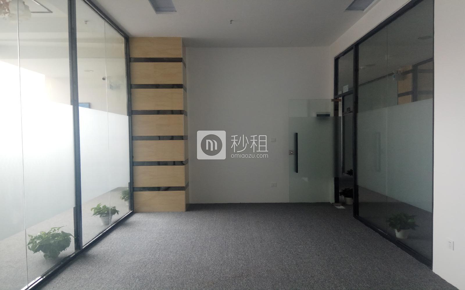 悦海商务中心写字楼出租56.7平米简装办公室4000元/间.月