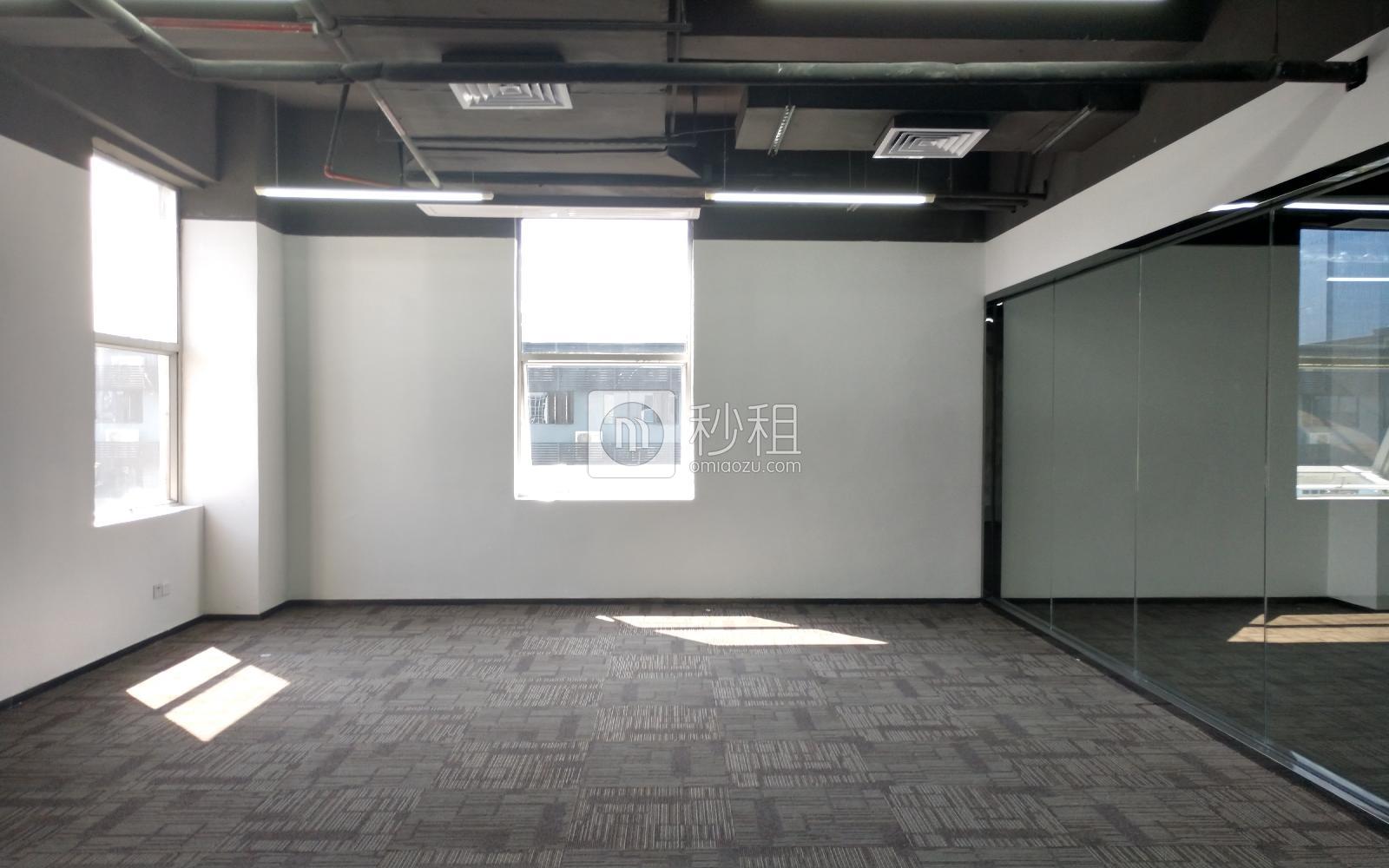 高北十六写字楼出租124平米精装办公室130元/m².月