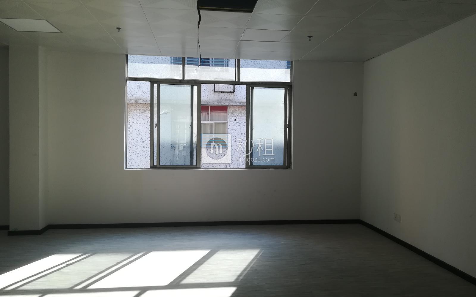 尔体AE小镇写字楼出租130平米简装办公室55元/m².月