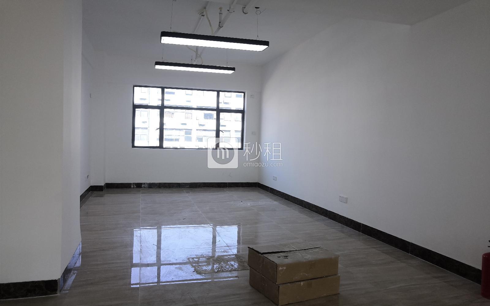 百佳润（宝源）商务中心写字楼出租55平米简装办公室75元/m².月