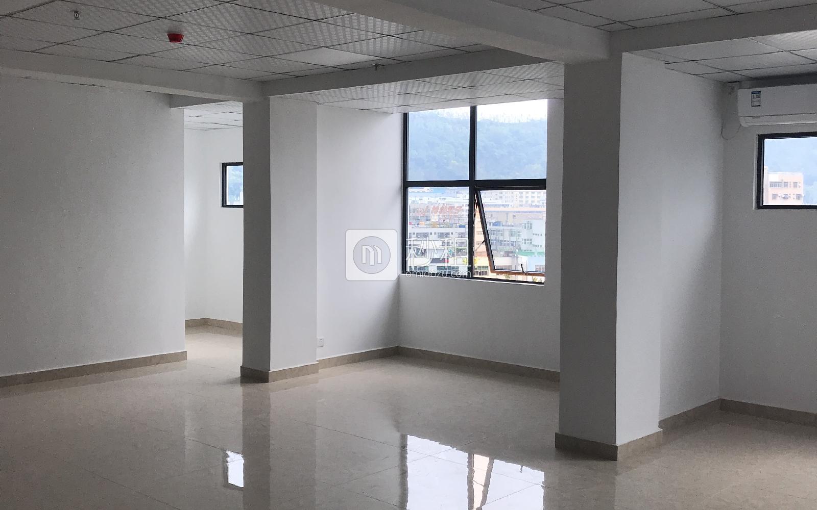 U+研发中心写字楼出租102平米精装办公室40元/m².月