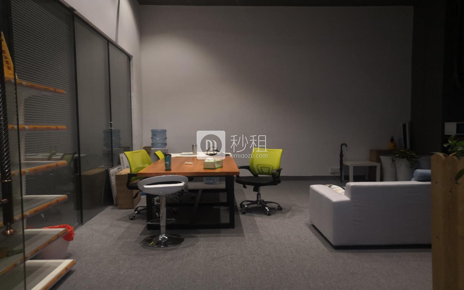 众里创业社区-御景湾写字楼出租190平米精装办公室68元/m².月