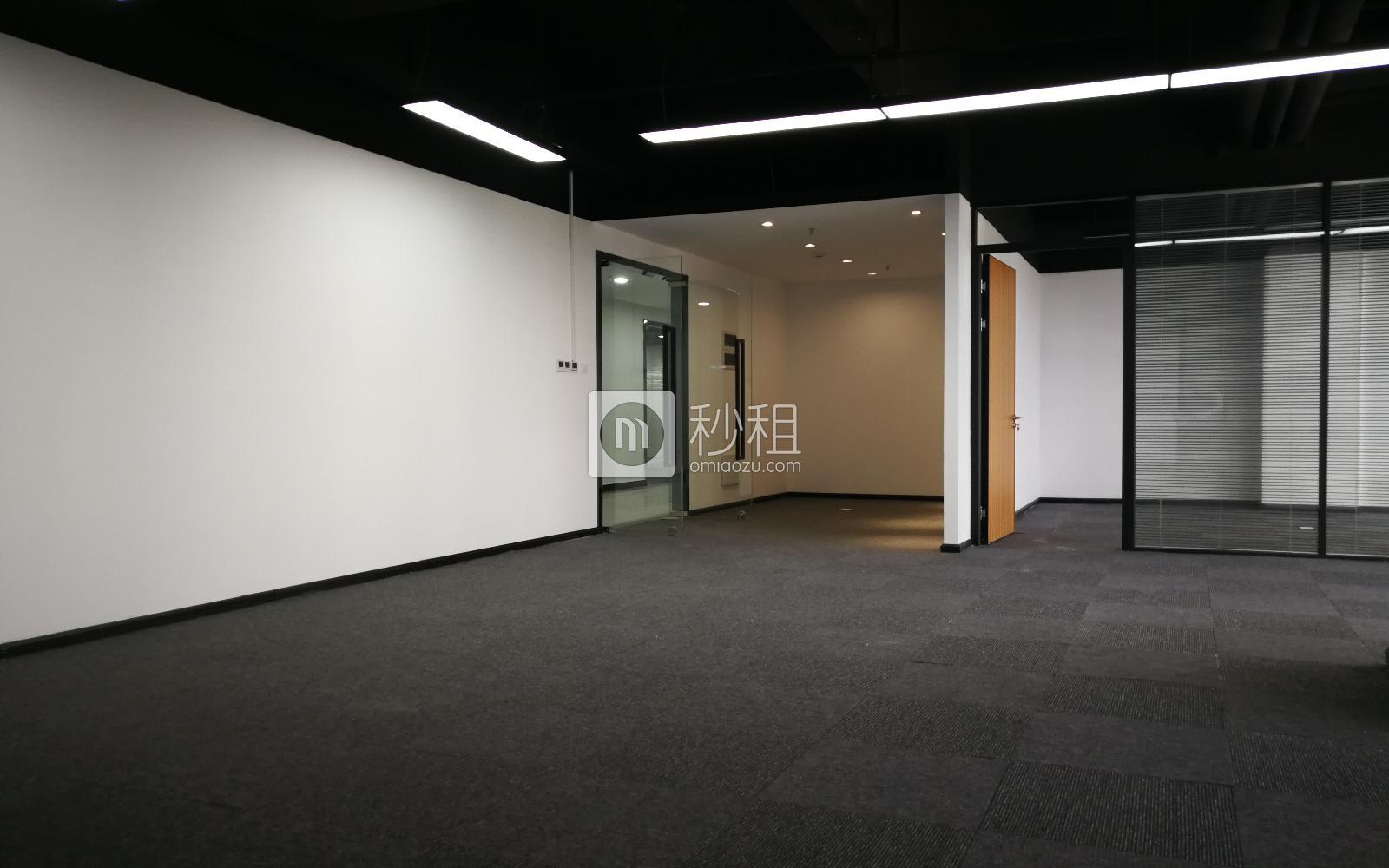 高北十六写字楼出租240平米精装办公室110元/m².月