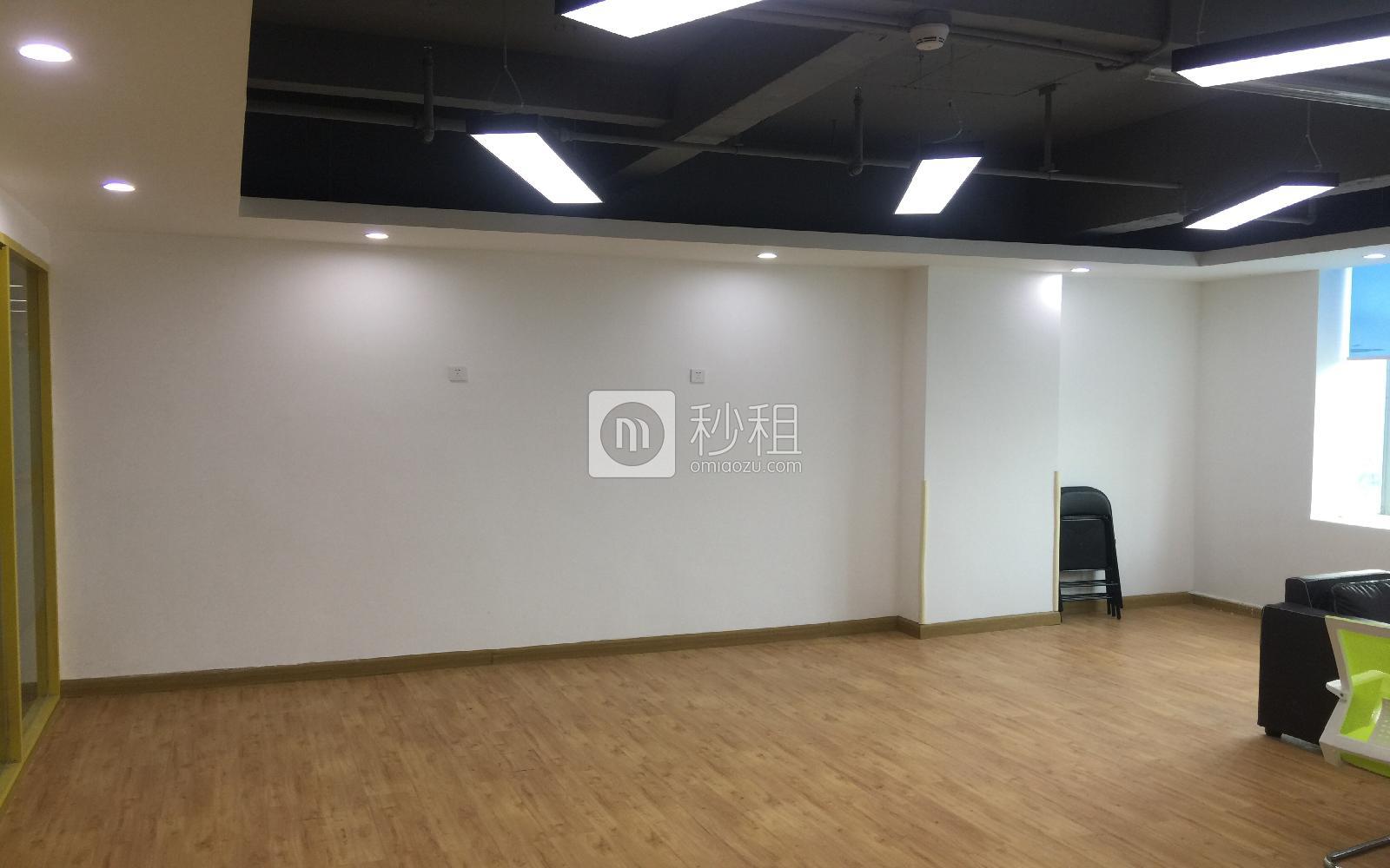 新马众创空间-新马商贸城写字楼出租85平米简装办公室5000元/间.月
