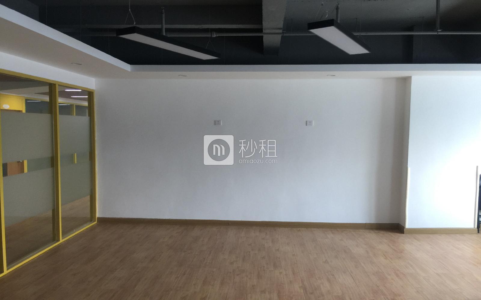 新马众创空间-新马商贸城写字楼出租85平米简装办公室5000元/间.月