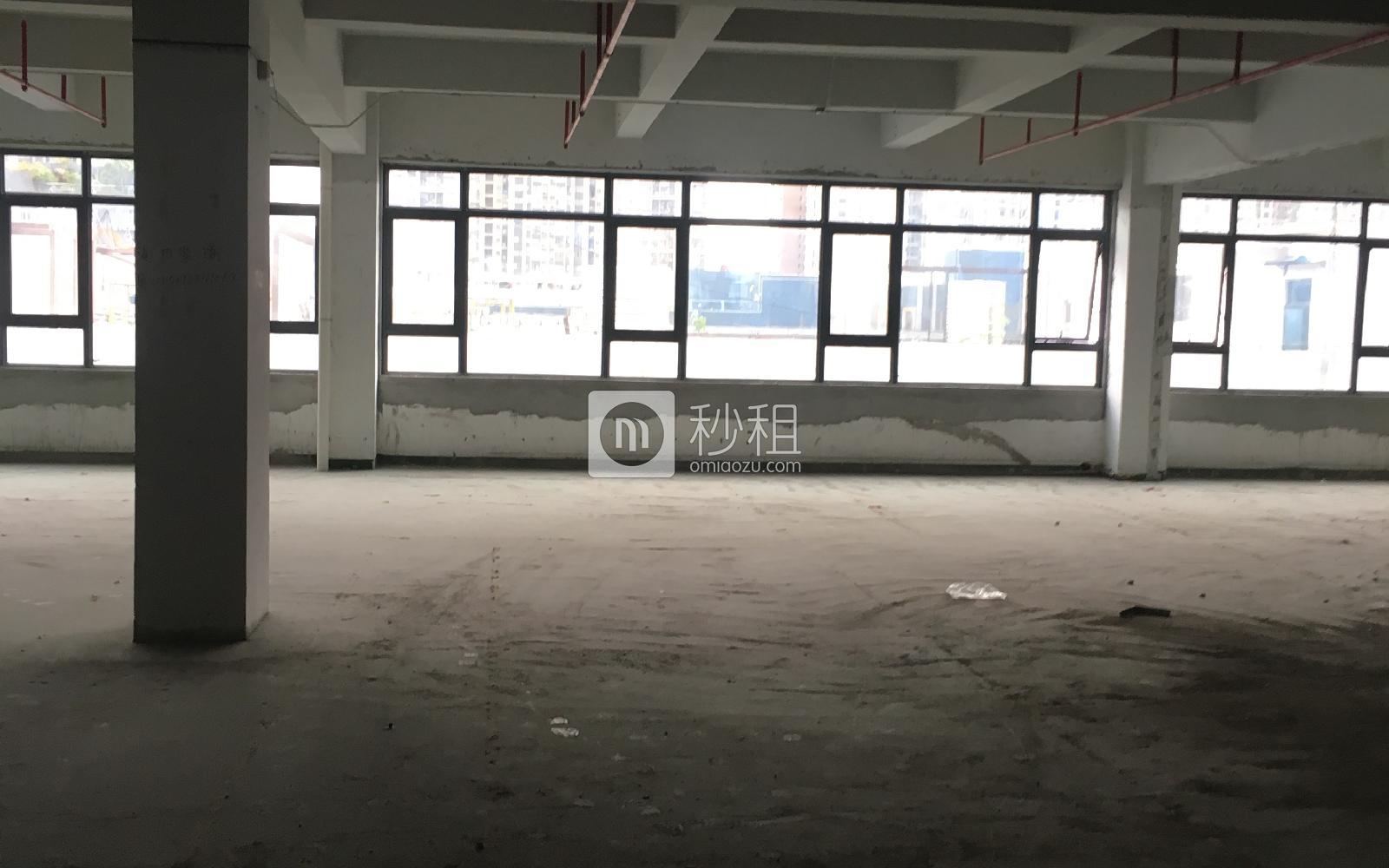 华侨城创意文化园写字楼出租338平米毛坯办公室140元/m².月